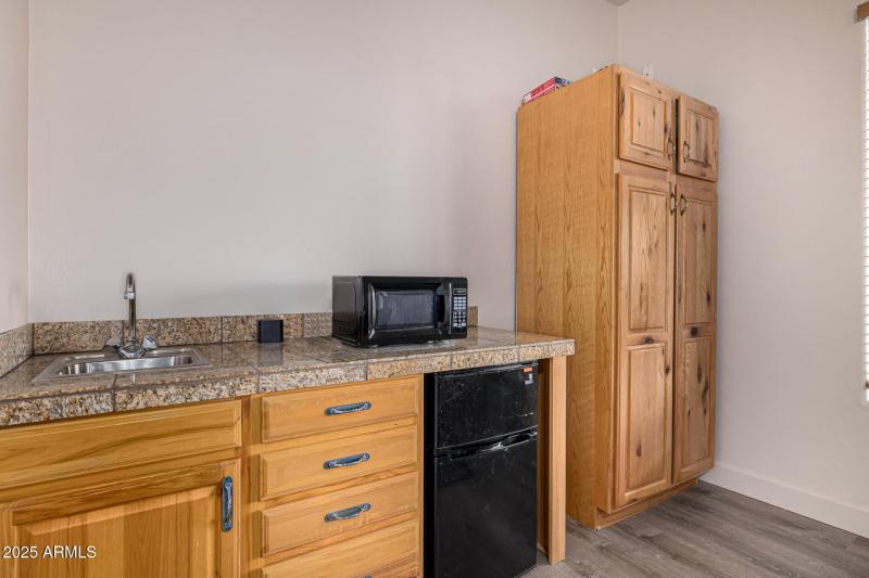 Second floor kitchentte