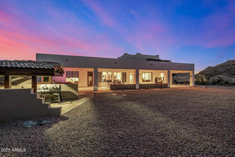 Room for pool / garages