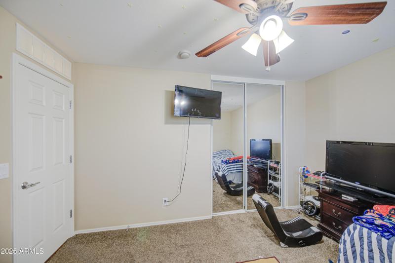 Bedroom 2-pic 2
