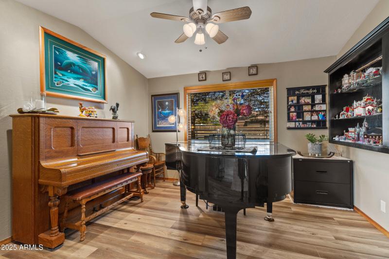 030_2705_w_creighton_dr-30_100