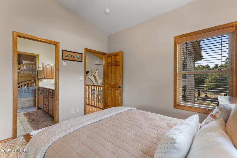 044_2705_w_creighton_dr-44_294