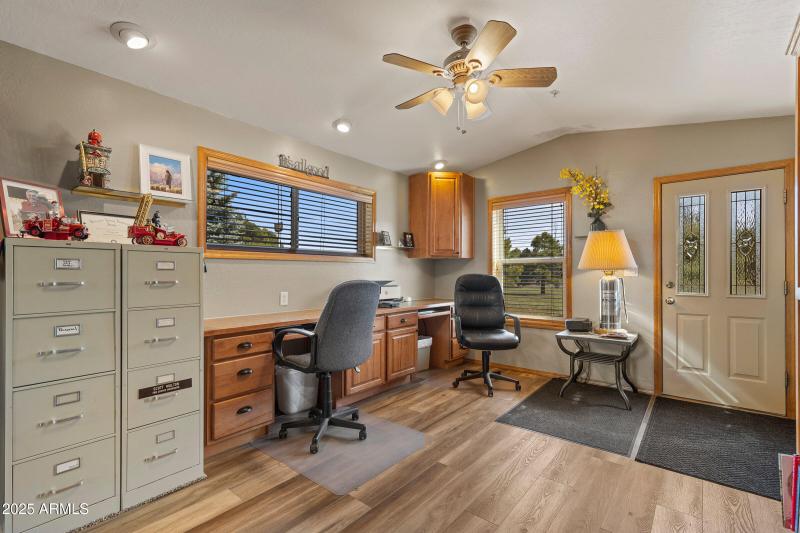 053_2705_w_creighton_dr-53_246