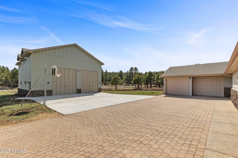 069_2705_w_creighton_dr-69_483