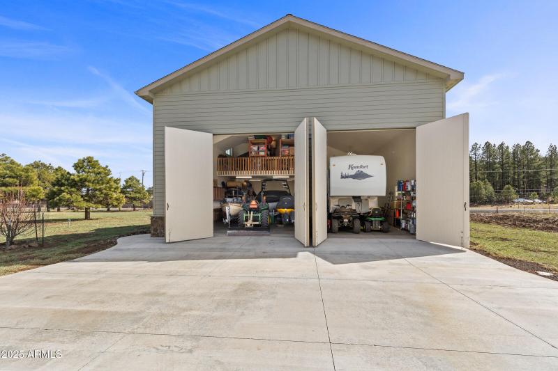 071_2705_w_creighton_dr-71_928