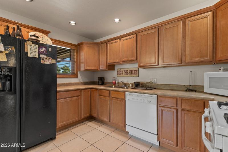 080_2705_w_creighton_dr-80_956