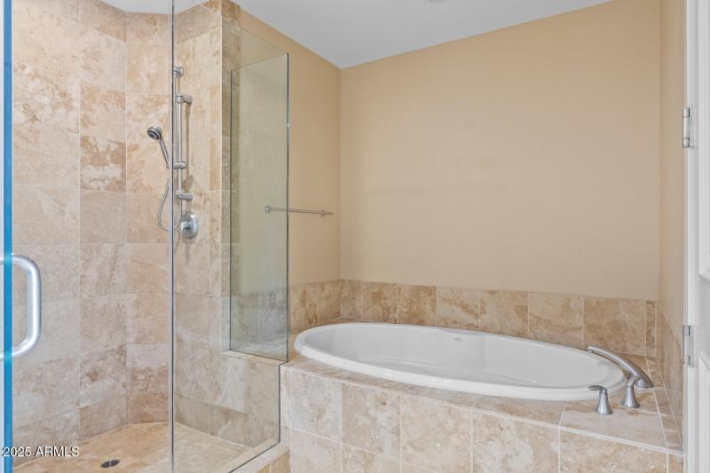 2211 E Camelback Rd - 323