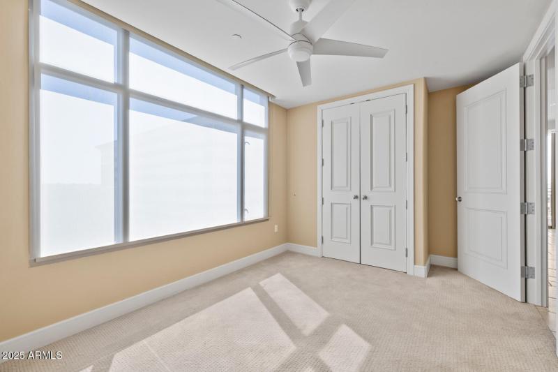 2211 E Camelback Rd - 288