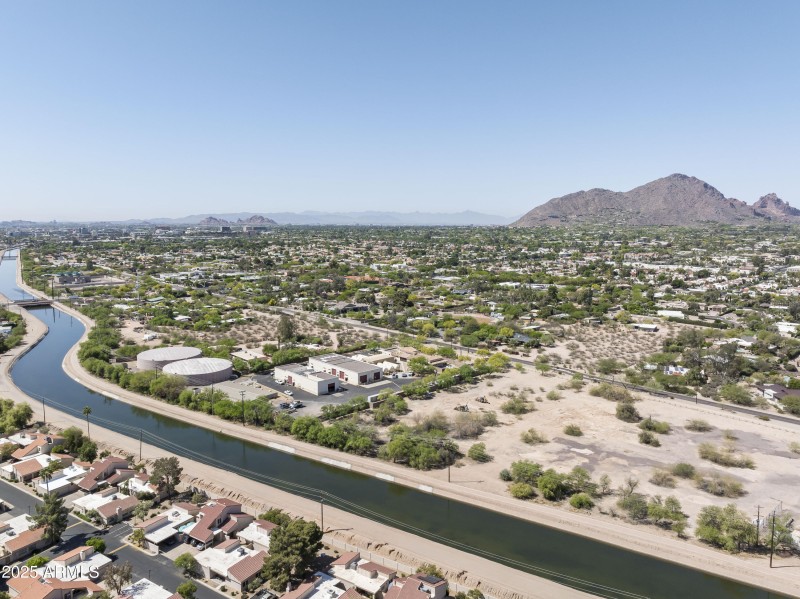 6228 E Cattletrack Rd-8