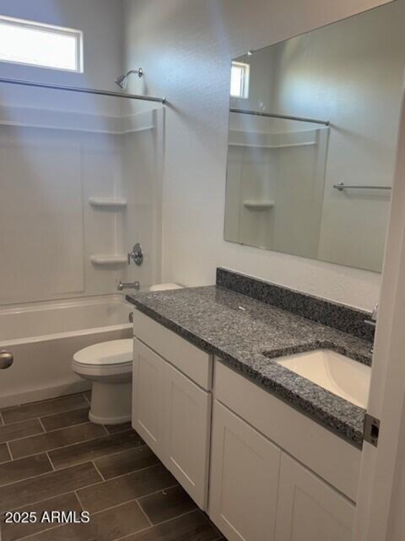 Cali 495 bath 2