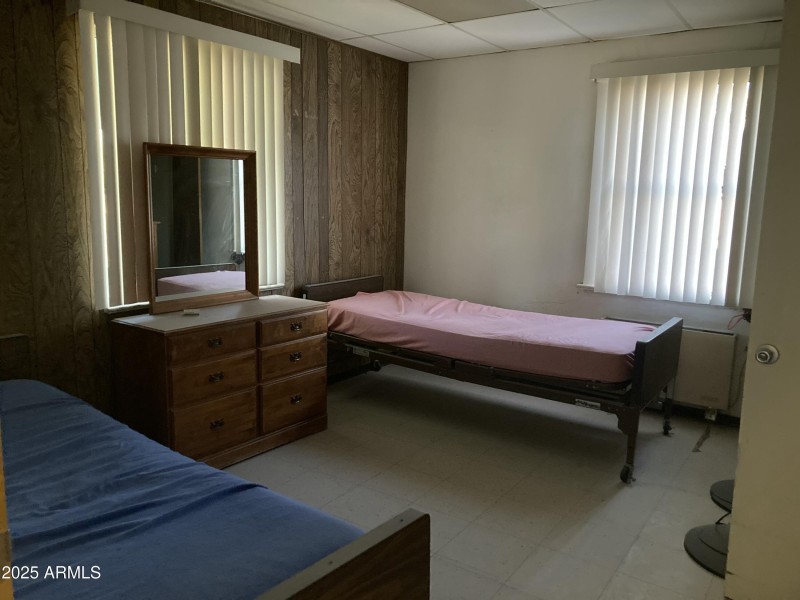 Bedroom IMG_2986