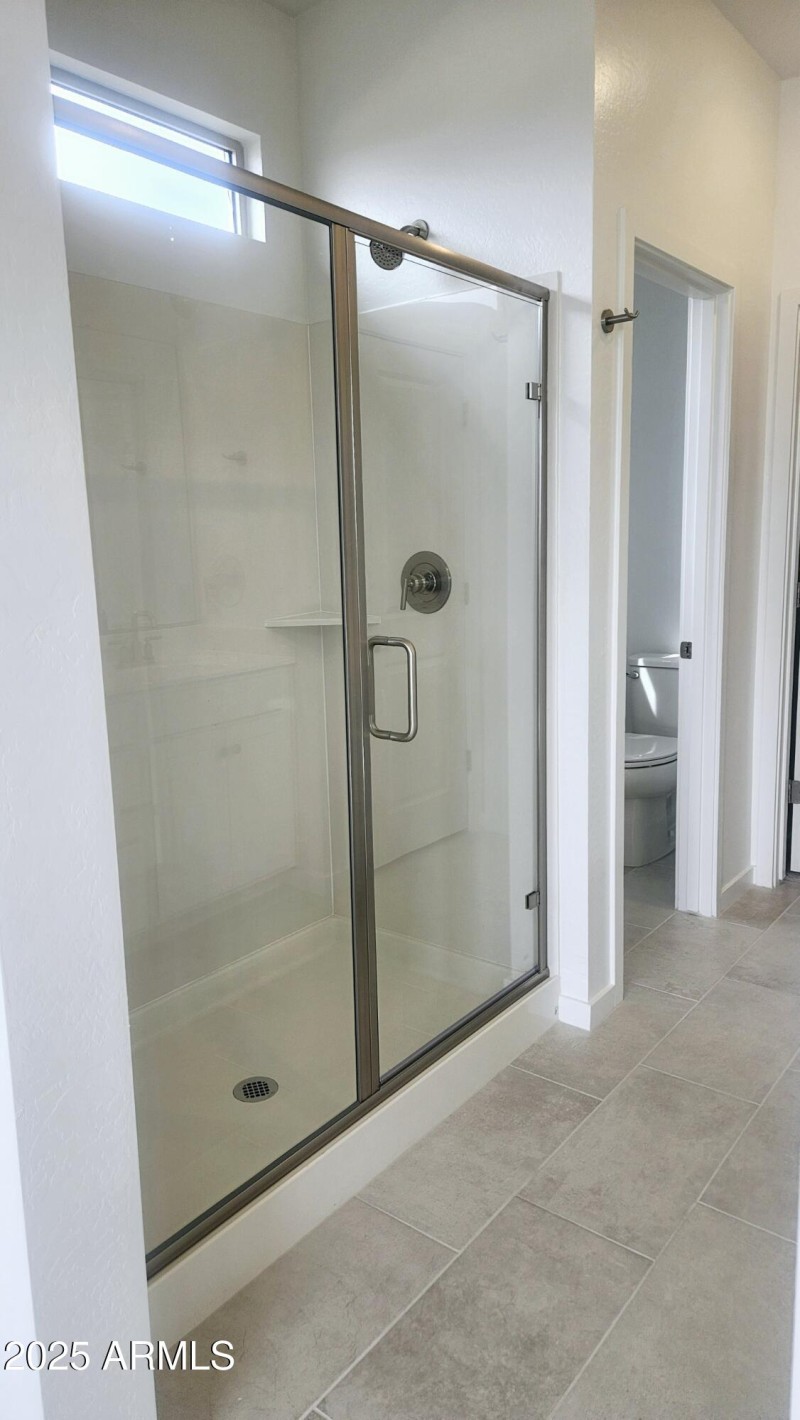 Frontera Lot 143 Shower