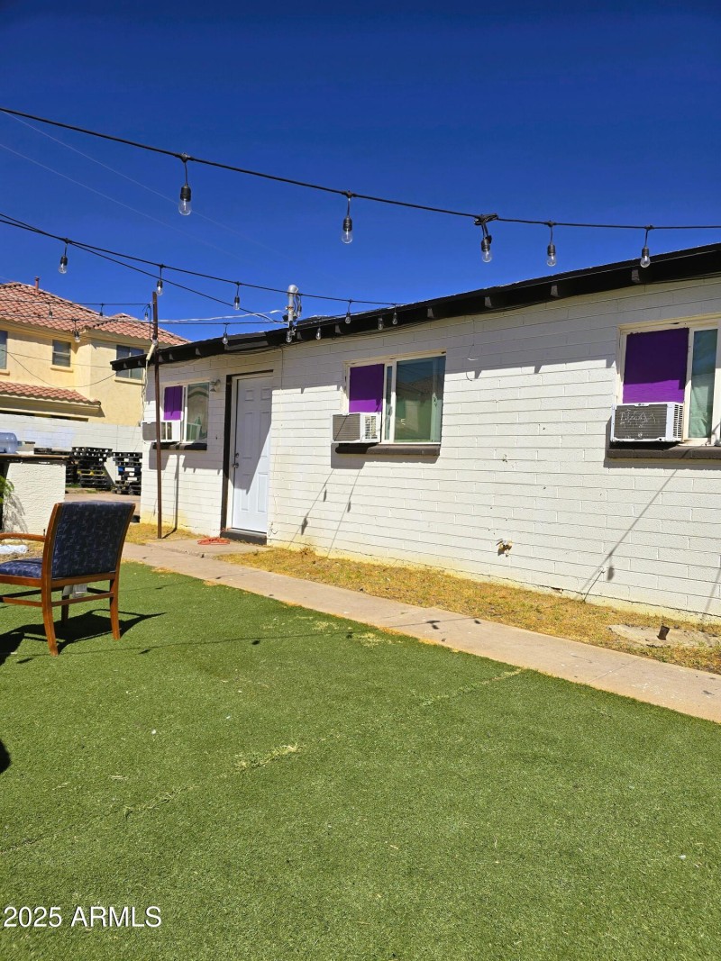 1424 1428 side yard