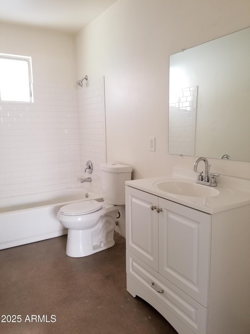 Avalon Unit 4 - Bathroom
