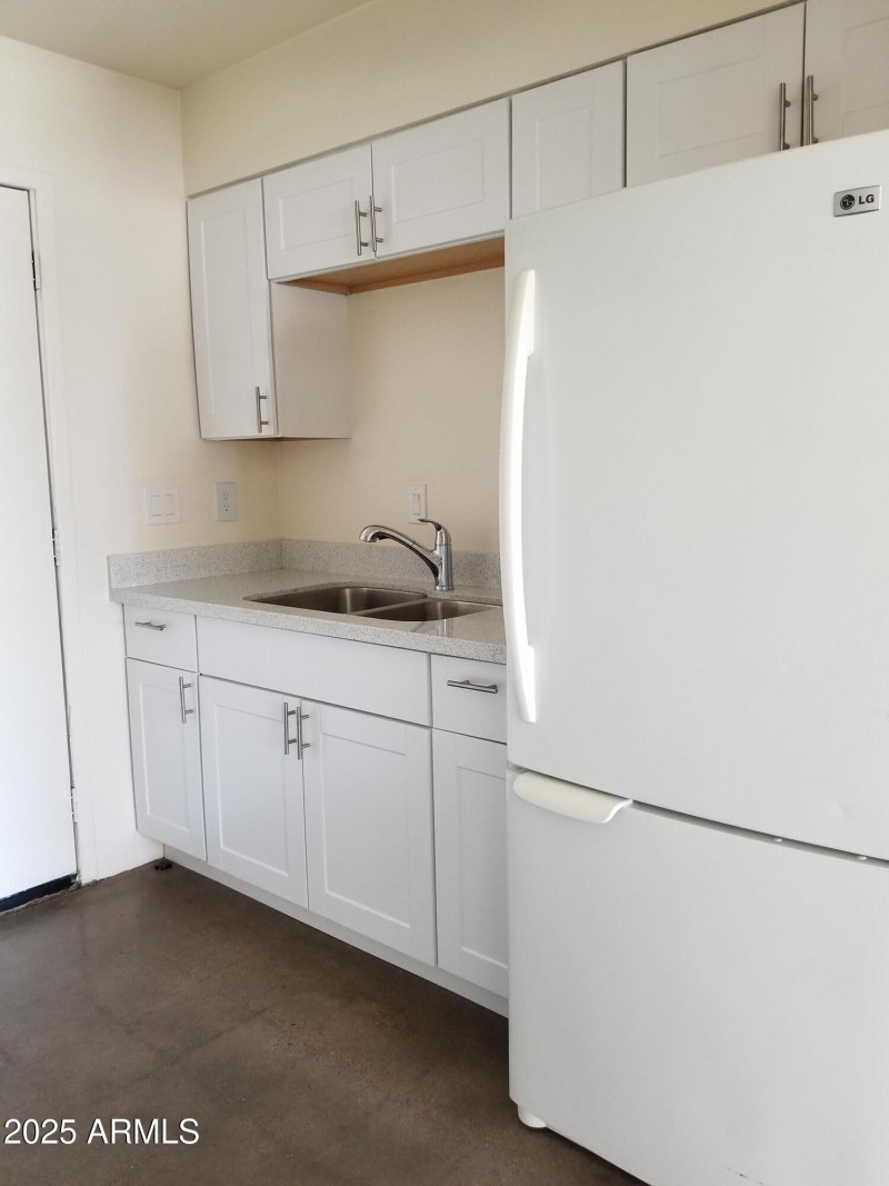 Avalon Unit 4 - Kitchen 2