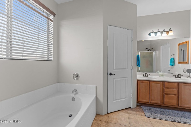21-web-or-mls-DSC08965