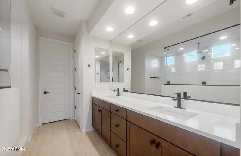 Owners Bath