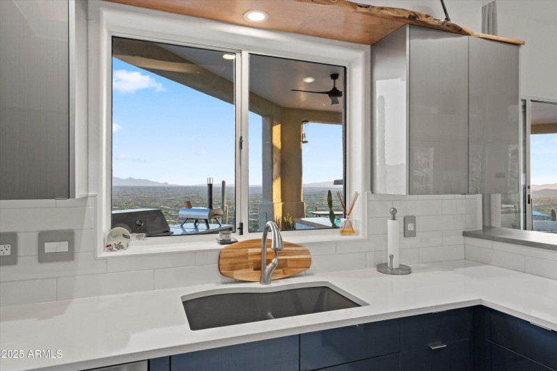 17-Kitchen
