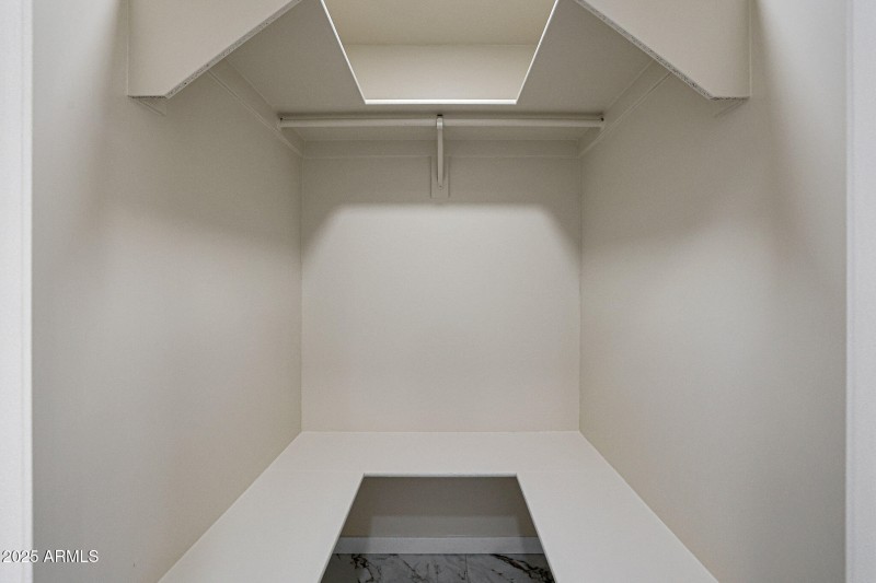 7thBedCloset