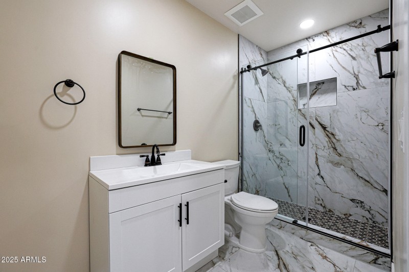 1stBedBathroom