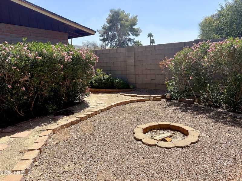 Duplex yard