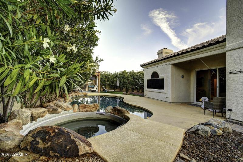 15038 E Marathon Dr (11)