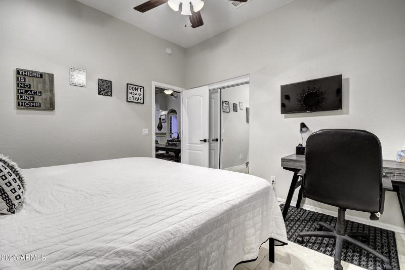 15038 E Marathon Dr (43)