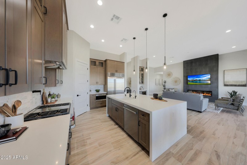 13 Kitchen B2-16