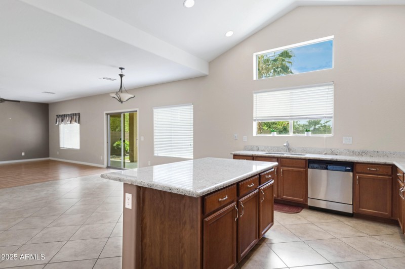 19616 N Toya St-16