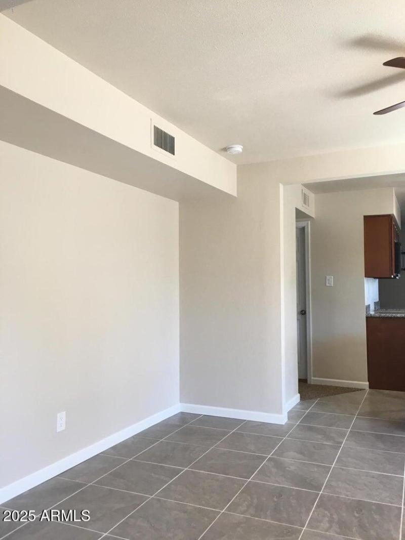 20170330190656260003000000-o