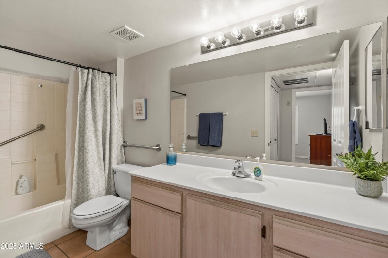 12-Bathroom