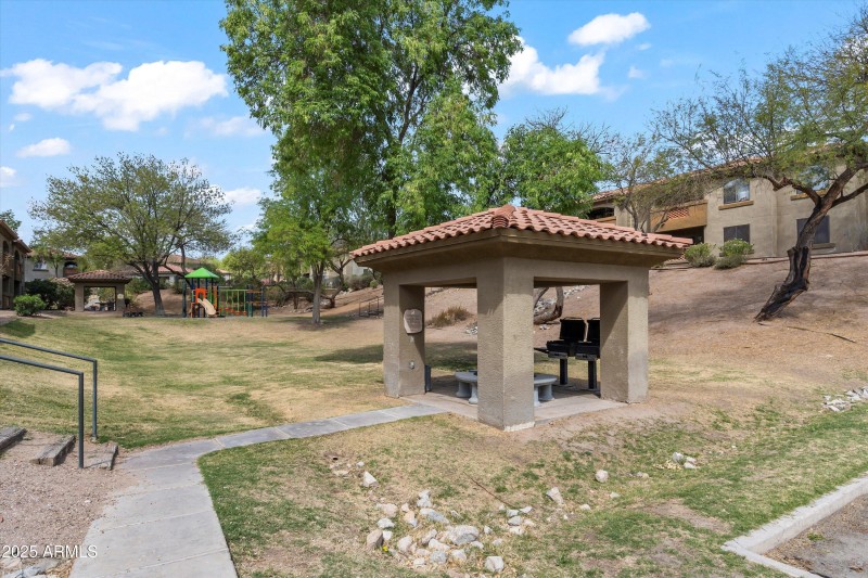 28-Community Grill
