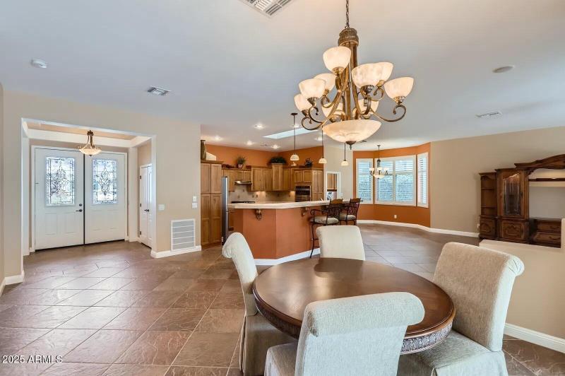 10 Dining Room