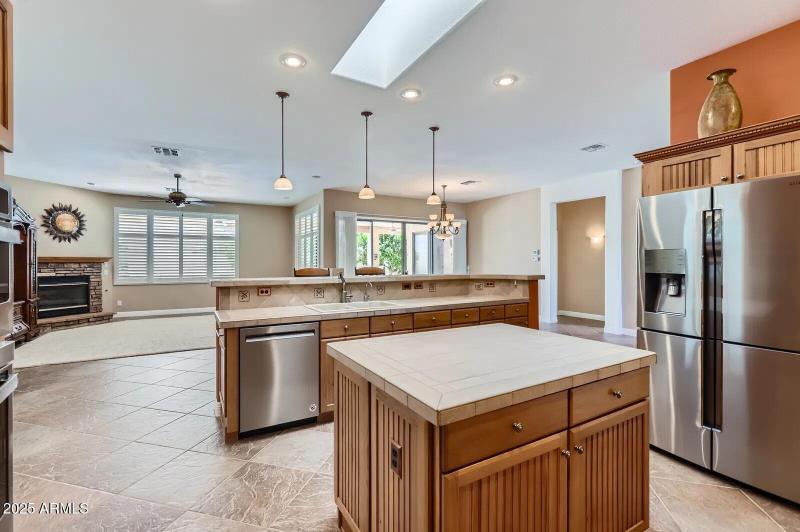 14 Kitchen (1)