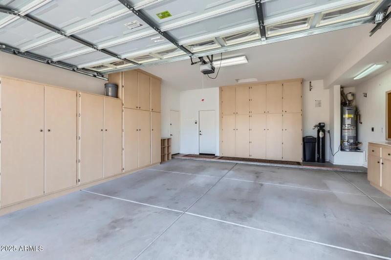 28 Garage Interior