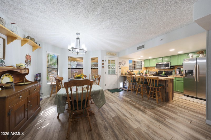 Dining_Kitchen