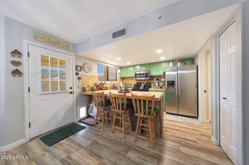 Full Kitchen