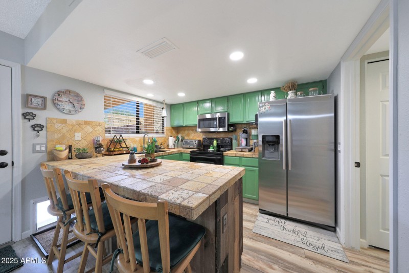 Side Kitchen