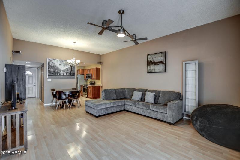Dining Living 4