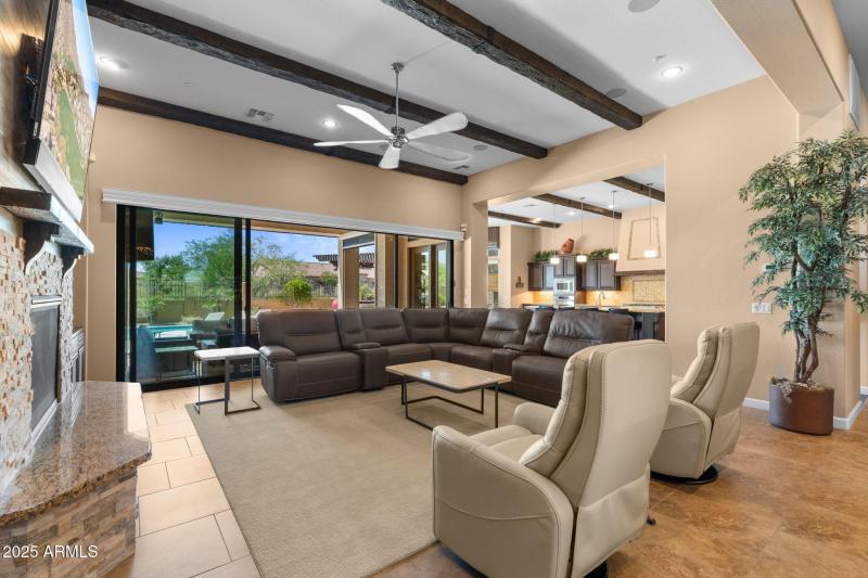 9-web-or-mls-2304-n-steele-cir