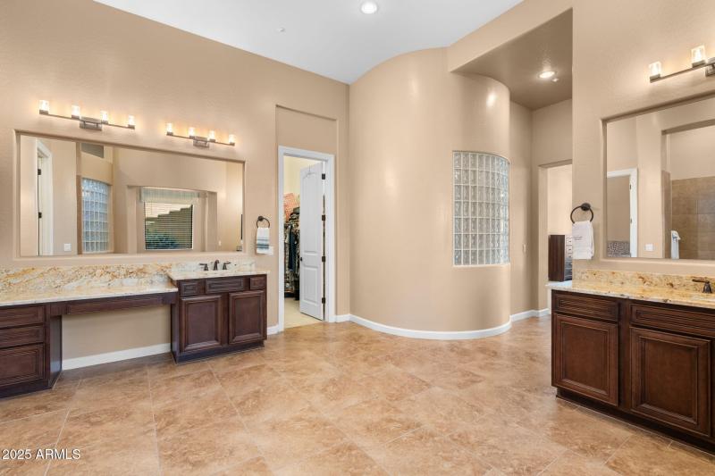 31-web-or-mls-2304-n-steele-cir