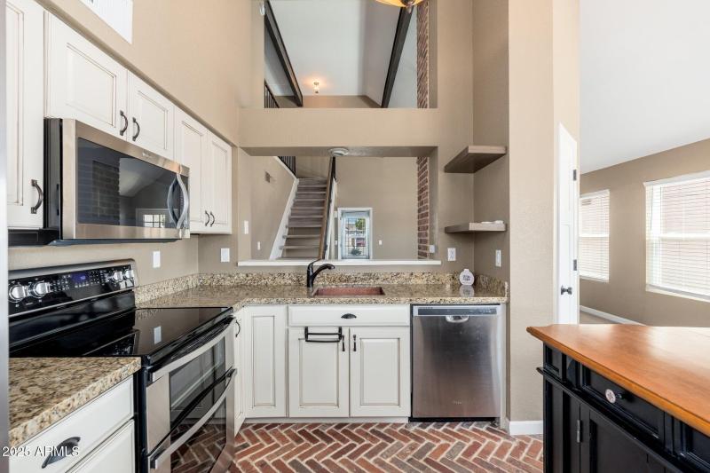 20818 N 21st Dr - 10