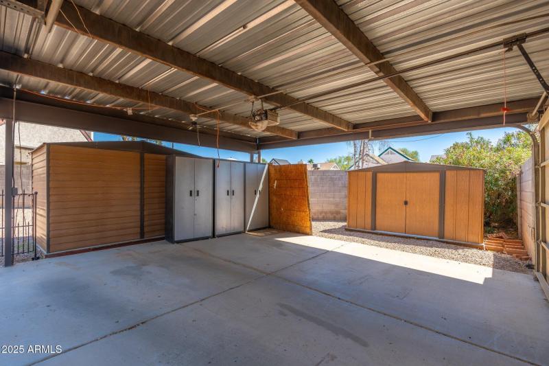 20818 N 21st Dr - 33