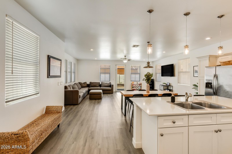 3218 W Glendale Unit 8-11
