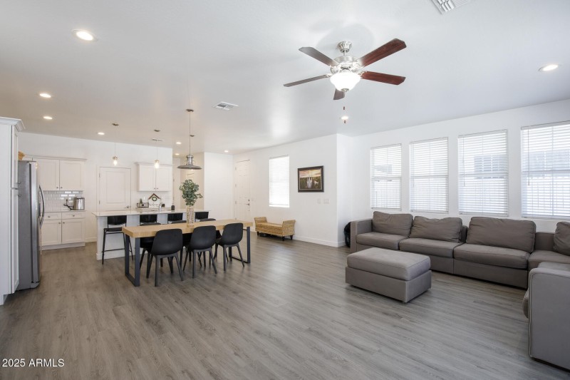 3218 W Glendale Unit 8-7