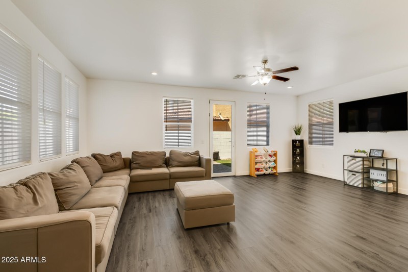 3218 W Glendale Unit 8-2