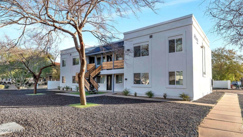 7602 E Polk St-large-003-002-7602 E Polk