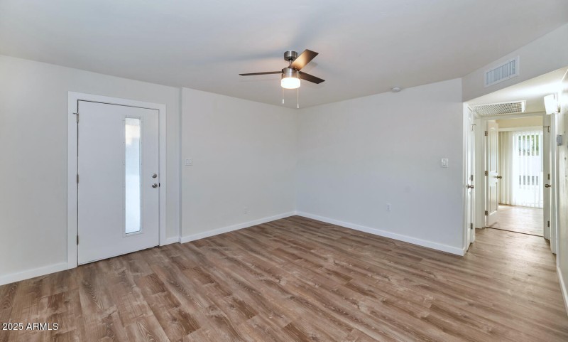 7602 E Polk St-large-009-003-Unit 101-15