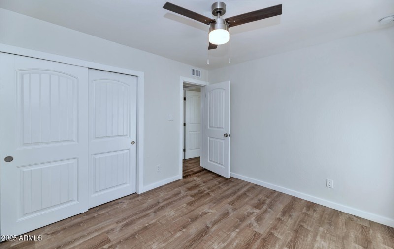 7602 E Polk St-large-016-014-Unit 101-15