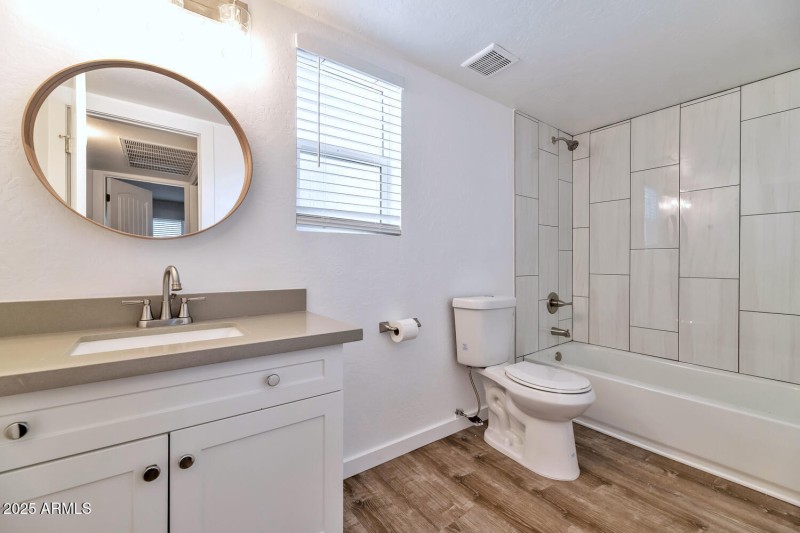 7602 E Polk St-large-026-027-Unit 102-15