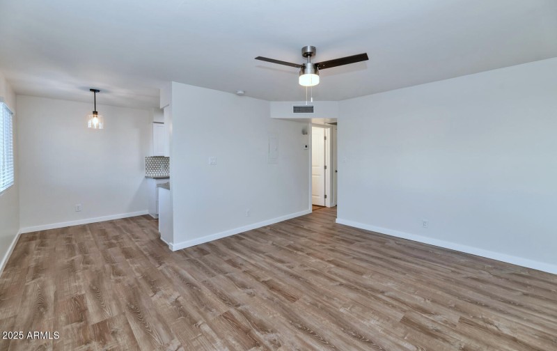 7602 E Polk St-large-028-010-Unit 103-15